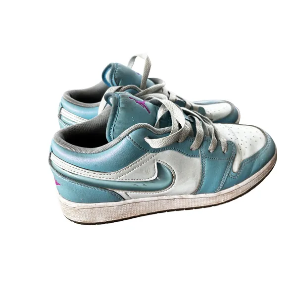 Jordan Air 1 Low GS 7Y 8.5W Glacier Blue White‎ Iridescent Sneakers FN7366-400 - Image 4