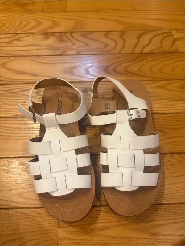 Soda Size 7 White Strappy Woven Fisherman Buckle Sandals - Image 6