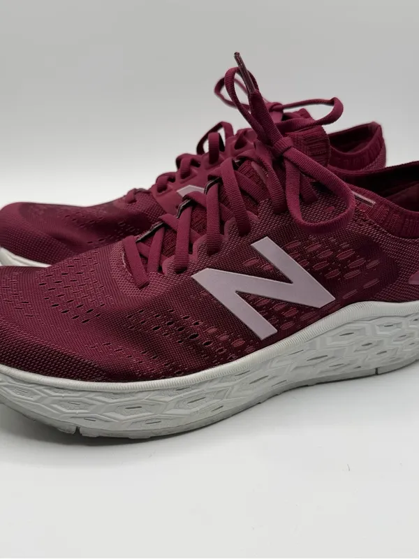 New Balance Fresh Foam Vongo v4 Womens 10 B Burgundy Stability Running Shoes - Image 3
