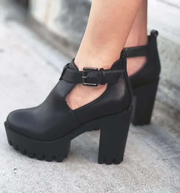 Chunky Lug Sole Bootie Black Size 5.5 - Image 3