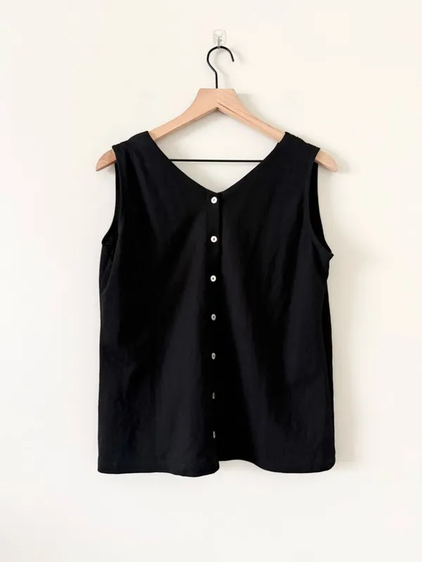 Foxcroft NYC Black V-Neck Sleeveless Tank Button Back Size M - Image 3