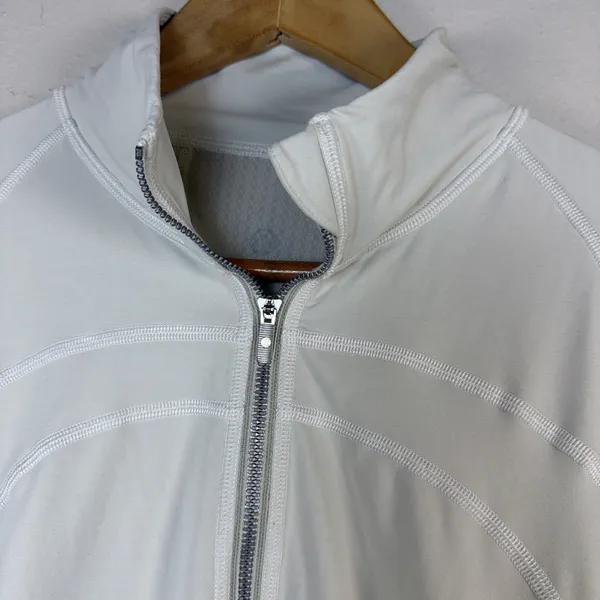 Lululemon women's 10 Run Dash Pullover Quarter Zip White Mesh Pockets athletic - Image 5