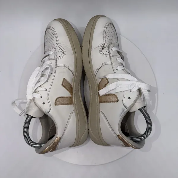 Veja V-10 White Metallic‎ Gold Leather Low Top Women's Sneakers Shoe Size 39/8 - Image 4