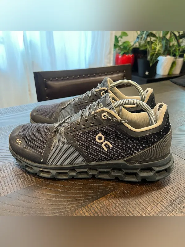 On Cloud stratus running sneakers navy blue 10.5 women - Image 3