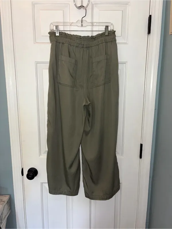 Loft Olive Wide Leg Drawstring Waist Crop Pants W/ Pockets - Image 3