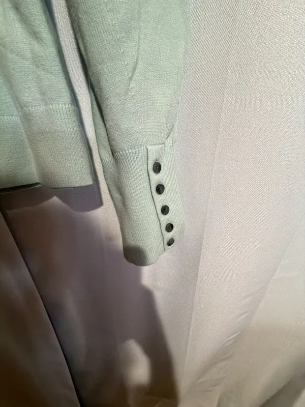 Banana Republic Women's Mint Green Crew Neck Long Sleeve Button Cuff Sweater Siz - Image 4