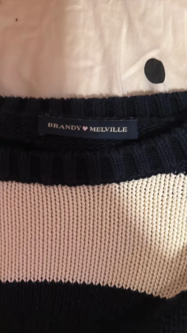 Brandy Melville Sweater - Image 2
