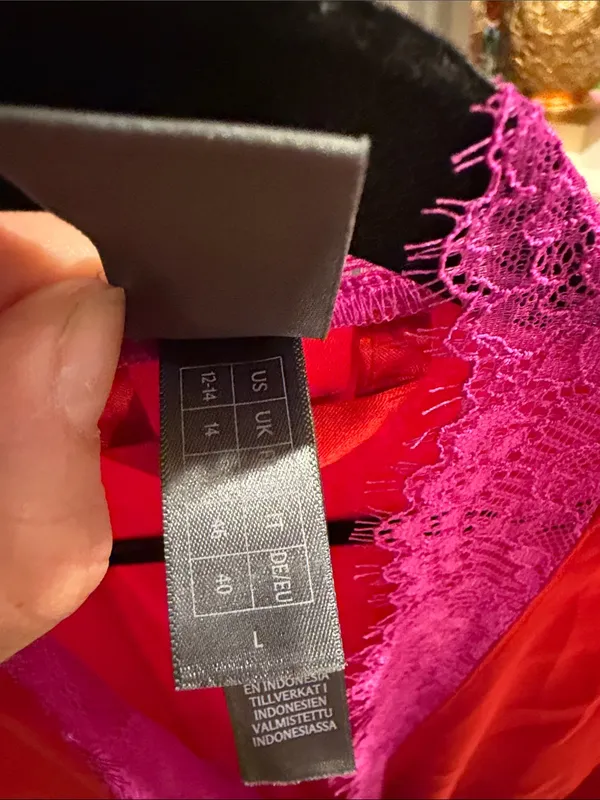 Savage‎ X Fenty Timeless Red Satin Robe with Purple Lace Trim large - Image 6