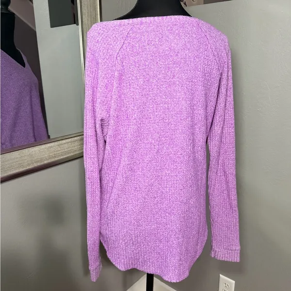 American Eagle women's purple soft & sexy plush waffle knit Vneck sweater medium - Image 3
