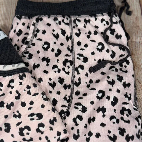 Karen Neuburger Love Lounge XL Leopard Print Loungewear Set - Image 3