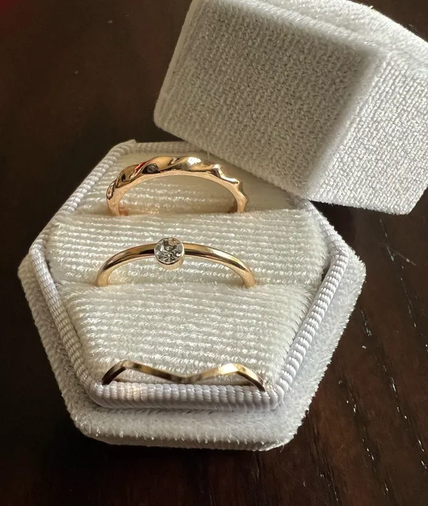 Gorgeous Golden Stackable Ring Trio Set Size 7 Gold - Image 3