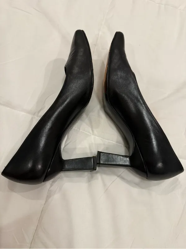 Stuart Weitzman Vintage Black Leather Square-Toe Pumps Size 9B - Image 4