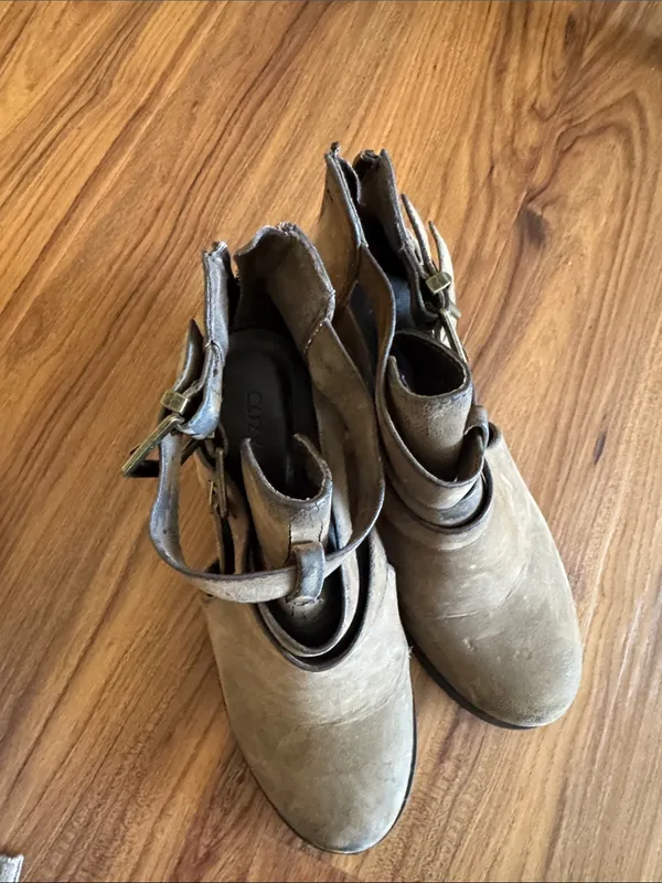 Women’s Ankle Strap Suede Booties in Taupe (5.5) - Image 6