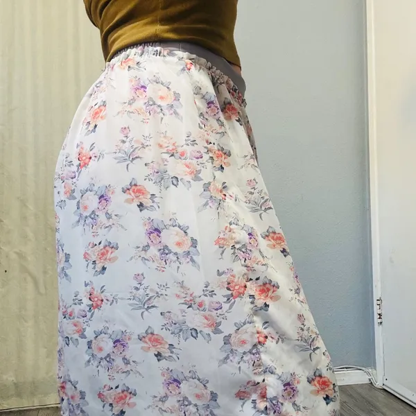 MIKAROSE Women Floral Chiffon Midi Skirt Gray‎ Waistband Ruffle Hem Size M - Image 4