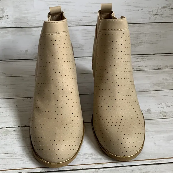 NWT DV by‎ Dolce Vita Gerdy Wedge Ankle Bootie in Beige - Image 3