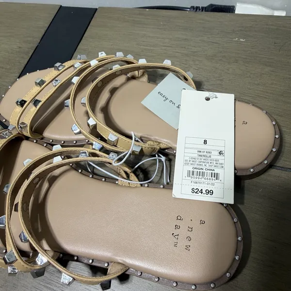A New Day Hollis Tan Studded Strappy Flat Sandals Silver Studs Women 8 NWT - Image 4