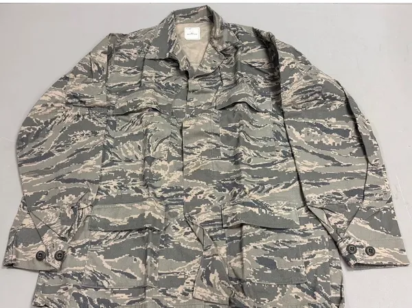 Men’s Camouflage Jacket Gray Size XL - Image 2