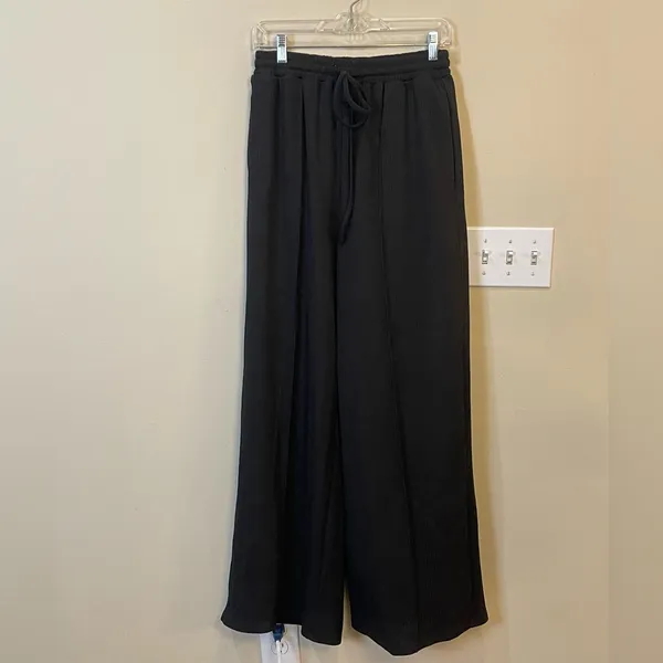 Cider 2 Piece Loungewear Wide Leg Ribbed Pants Short Sleeve‎ Bodysuit - Image 4