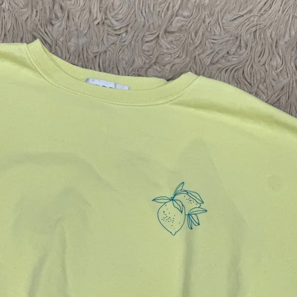 Wildfox drop tops and lemon drops sweatshirt medium - Image 3