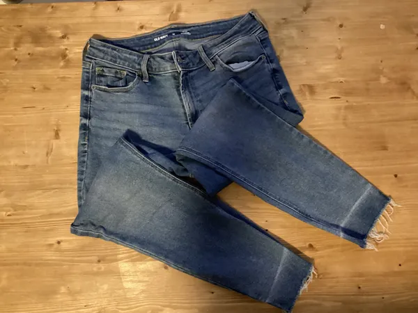 Old Navy Rockstar Jeans - Image 3