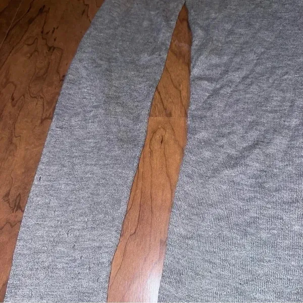 LULULEMON Bulux‎ Lightweight V Neck Sweater Grey Thumb Holes Medium - Image 4