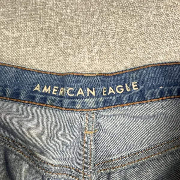 American Eagle Jeans Womens 6 Blue High Rise Mom Distressed Ripped Knees Raw Hem - Image 2