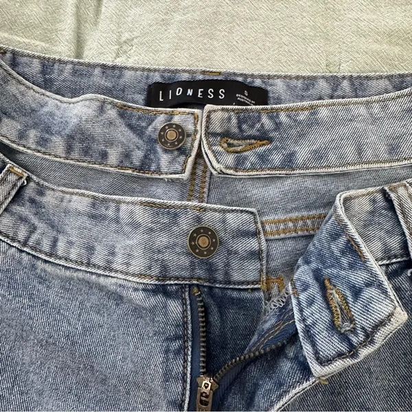 Revolve Lioness Women’s Double Waisted Straight Leg Jeans Size Small - Image 4