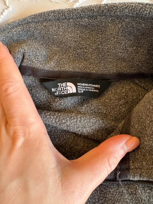 The North Face Hiking 1/4 Zip Fleece Pullover - Charcoal - Image 3