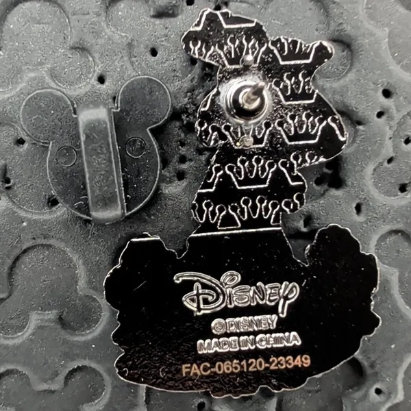 Disney loungefly hot topic Mickey Mouse & friends picnic blind bag goofy pin - Image 3