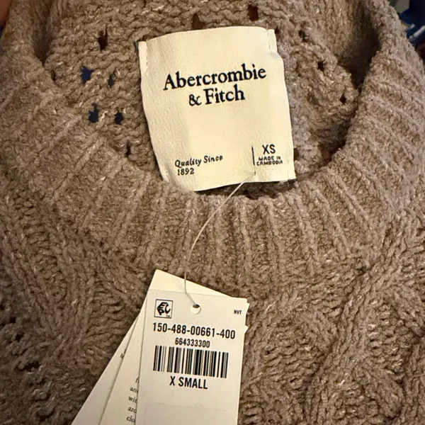 Abercrombie & fitch Textural Stitch Cable Crew Sweater size XS in light brown - Image 10