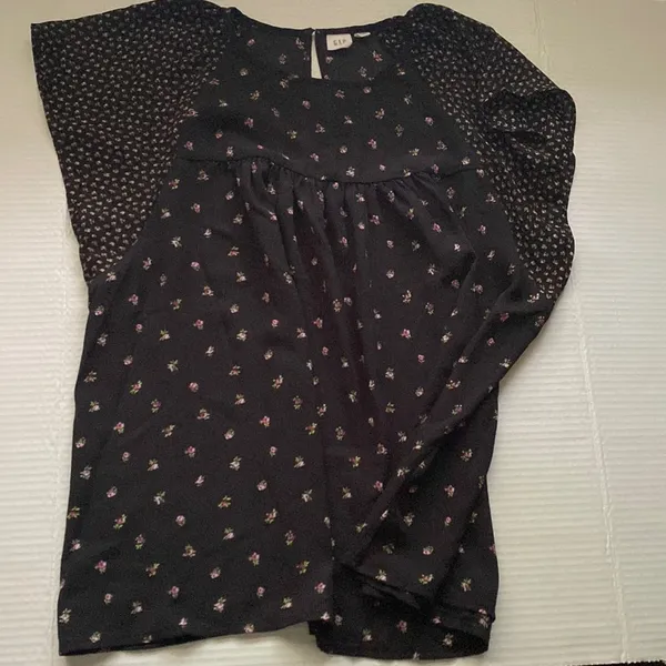 Gap pink rose bud black swing blouse, size large - Image 4
