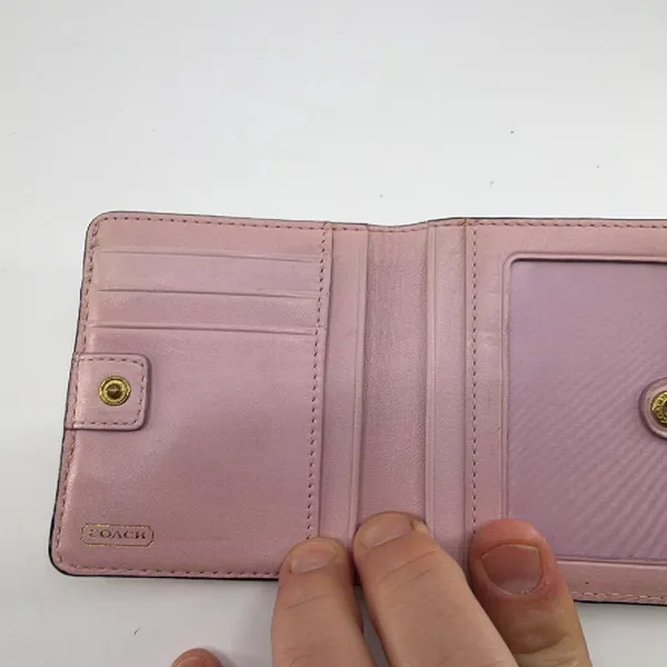 Coach Beige Leather Wallet - Image 4