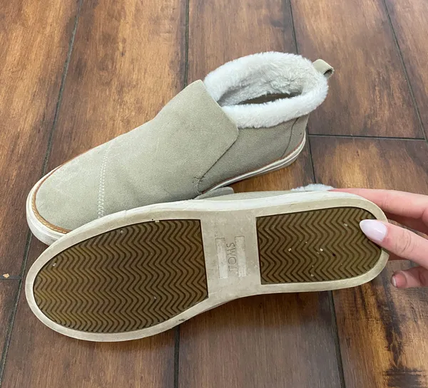 Toms Shoes - Image 2