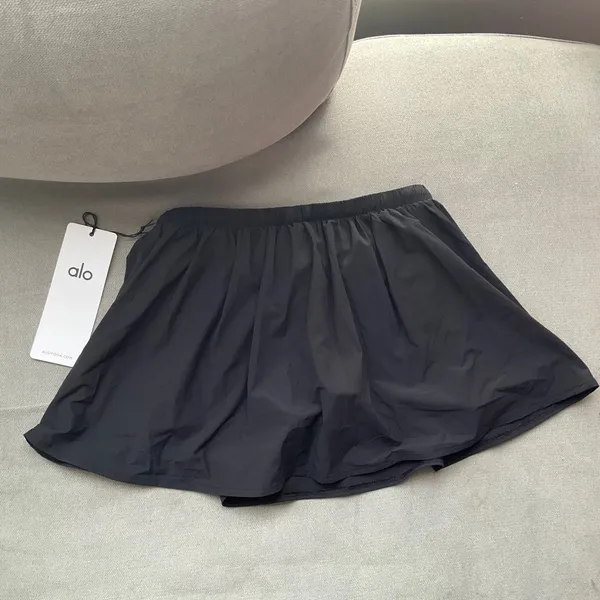 Alo Yoga Breezy Tennis Skirt Black XS - Image 6