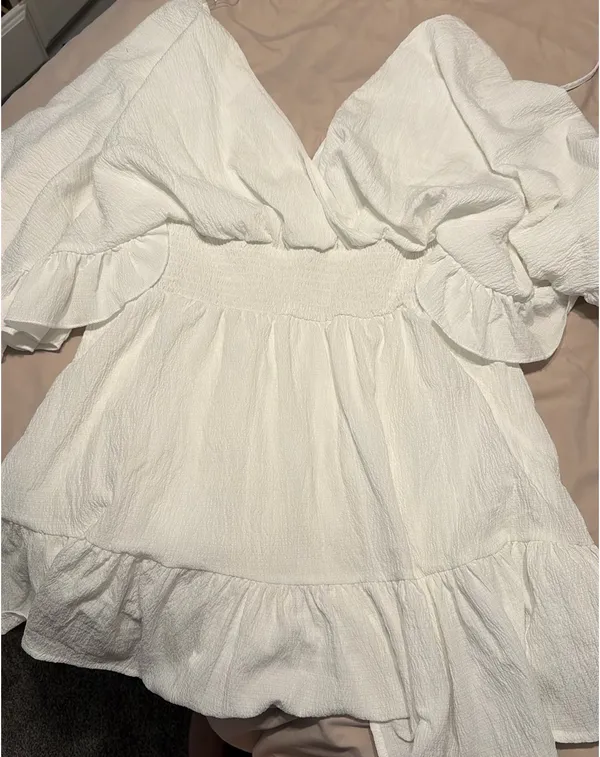 Blush white ruffle dress with flowy sleeves - Image 2