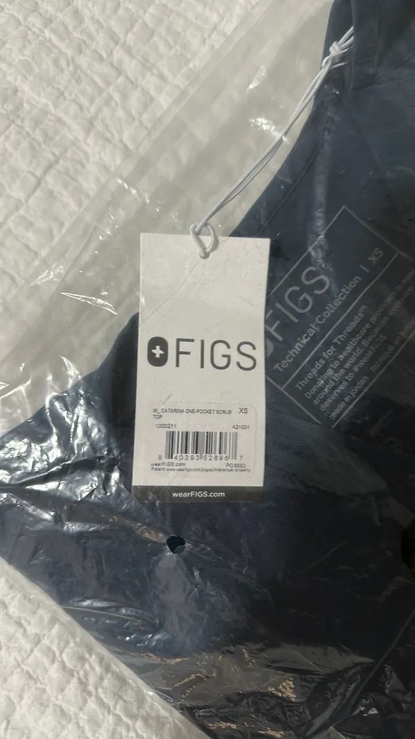 Catarina One-Pocket Scrub Top FIGS - Image 5