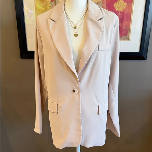 HYFVE Cream Blazer Size Large NWT Capsule Preppy Minimalist - Image 2