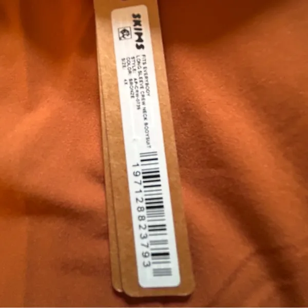 SKIMS Bodysuit long Sleeve Crew Neck , Size 4X. Color is Carmel. NWT. - Image 5