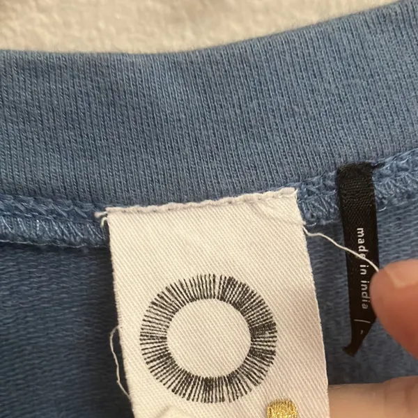 FINAL MARKDOWN Raw trim ladies top medium - Image 2