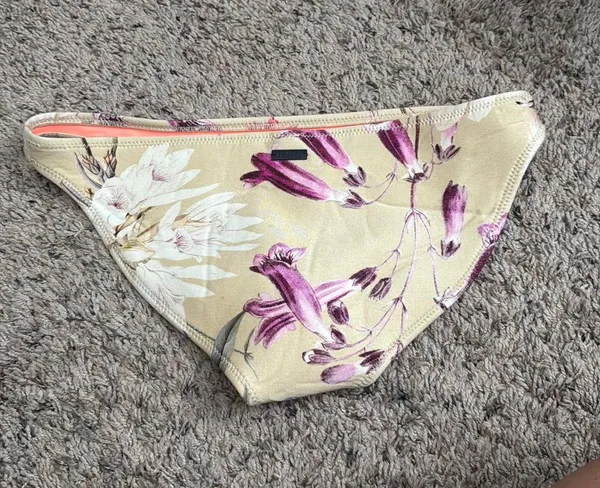 Triangl Bikini - Image 3