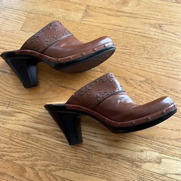 Sofft Camel Brown Studded and Leather Upper Heeled Clog- Size 7M - Image 7