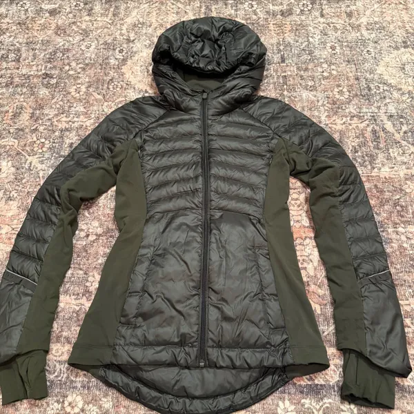 Lululemon Down For A Run Jacket Green‎ Olive Full Zip Puffer Women Size 2 - Image 2