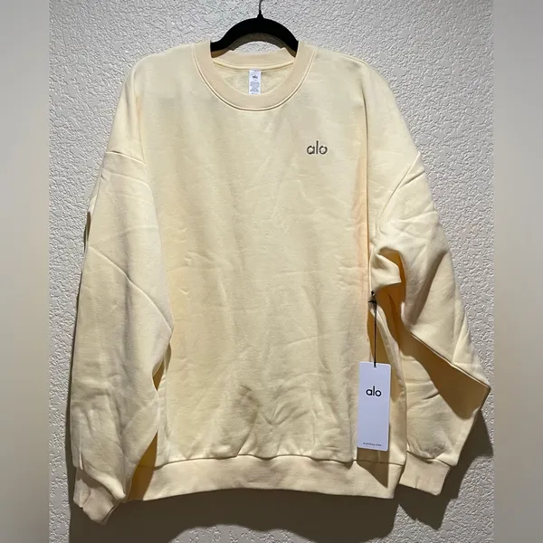 Alo Yoga NWT Accolade Crew Neck Pullover Candlelight Yellow Size M - Image 5