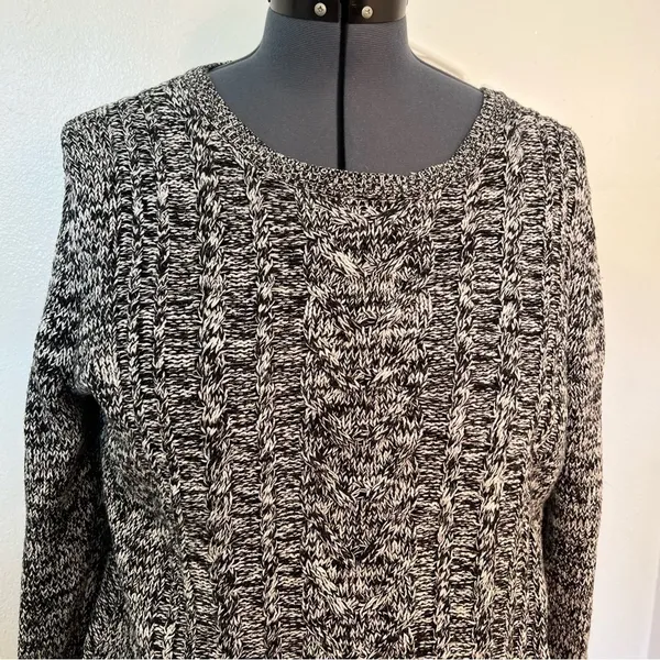 Old Navy‎ Women's Size XL Pullover Crewneck Sweater Cable Knit Black Marled - Image 3