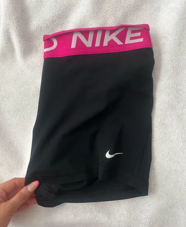 Black Nike Pros With Pink Band - Image 3