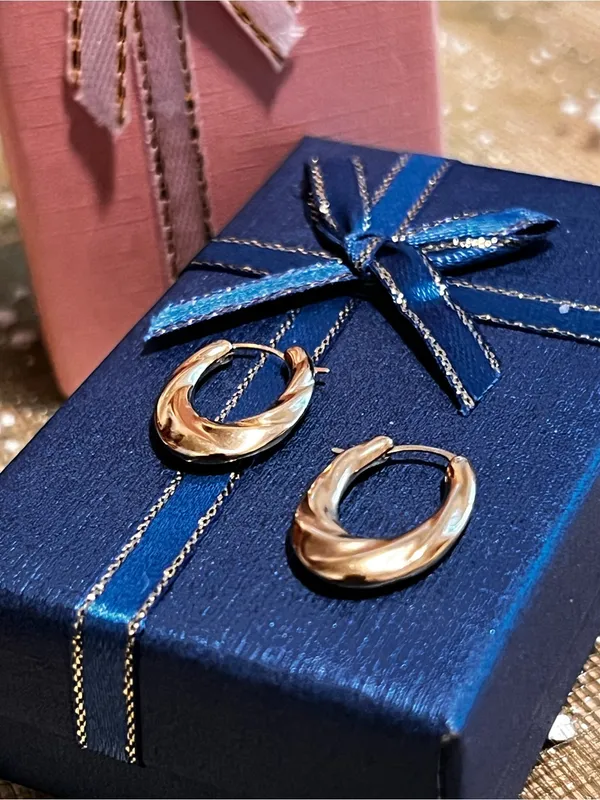Macy’s 14K Gold Hoop Diamond Earrings W/ Resin Core - Image 3