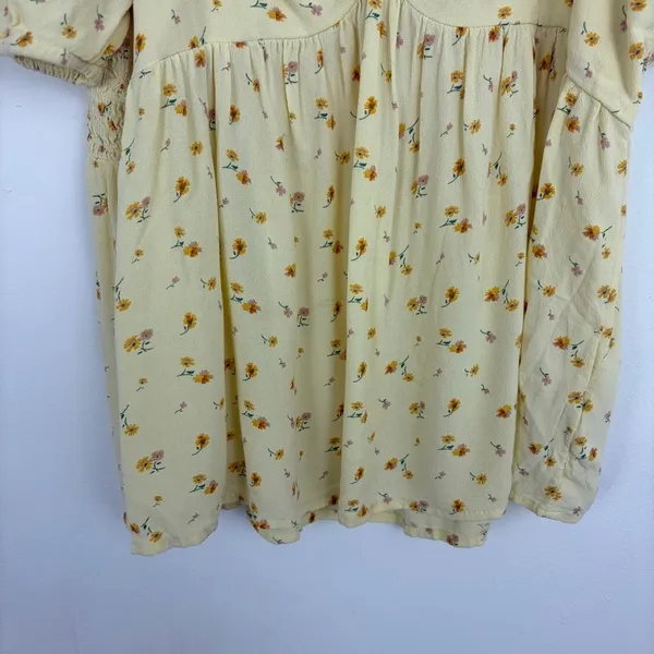 American Eagle Babydoll Blouse Yellow Floral Short Sleeve Boho Cottage Large - Image 4