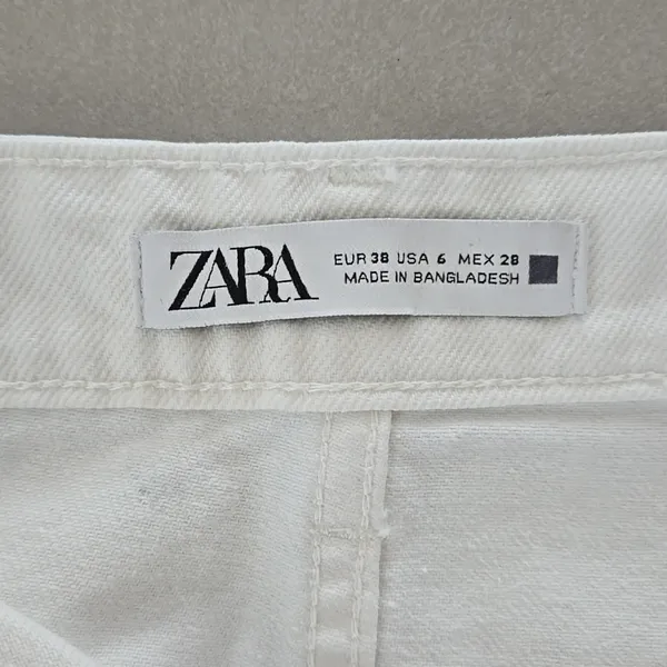 Zara High Rise Shimmering Light Grey Shorts Size 6 - Image 4