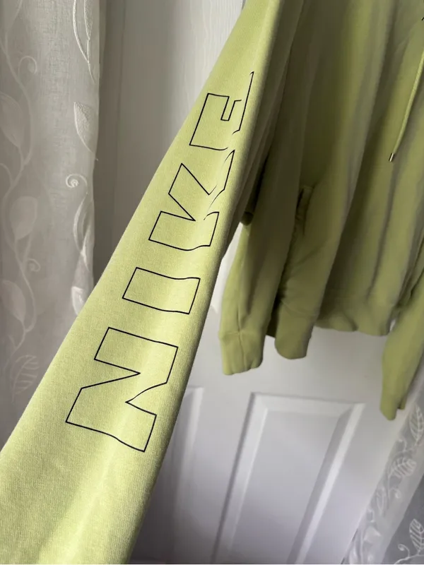 Nike Air logo Women Lime Fleece Hoodie cropped pullover minor stain plus size 2X - Image 4