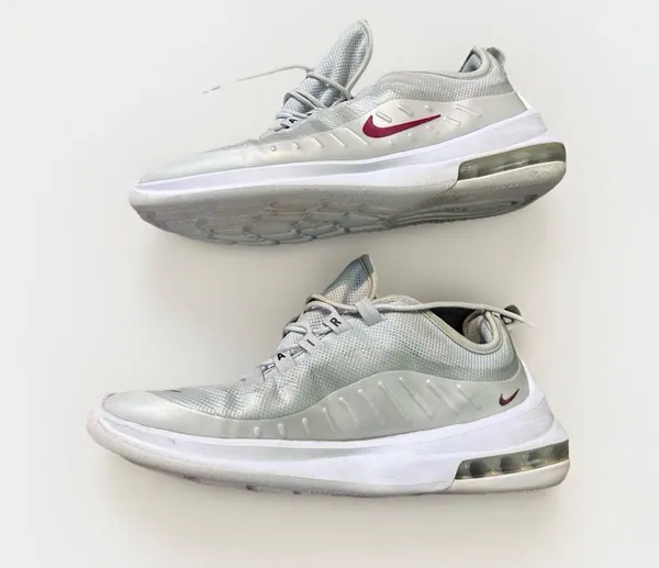 Nike Air Max Axis Women's Size 10 Running Shoes White Black Light Bone‎ - Image 4
